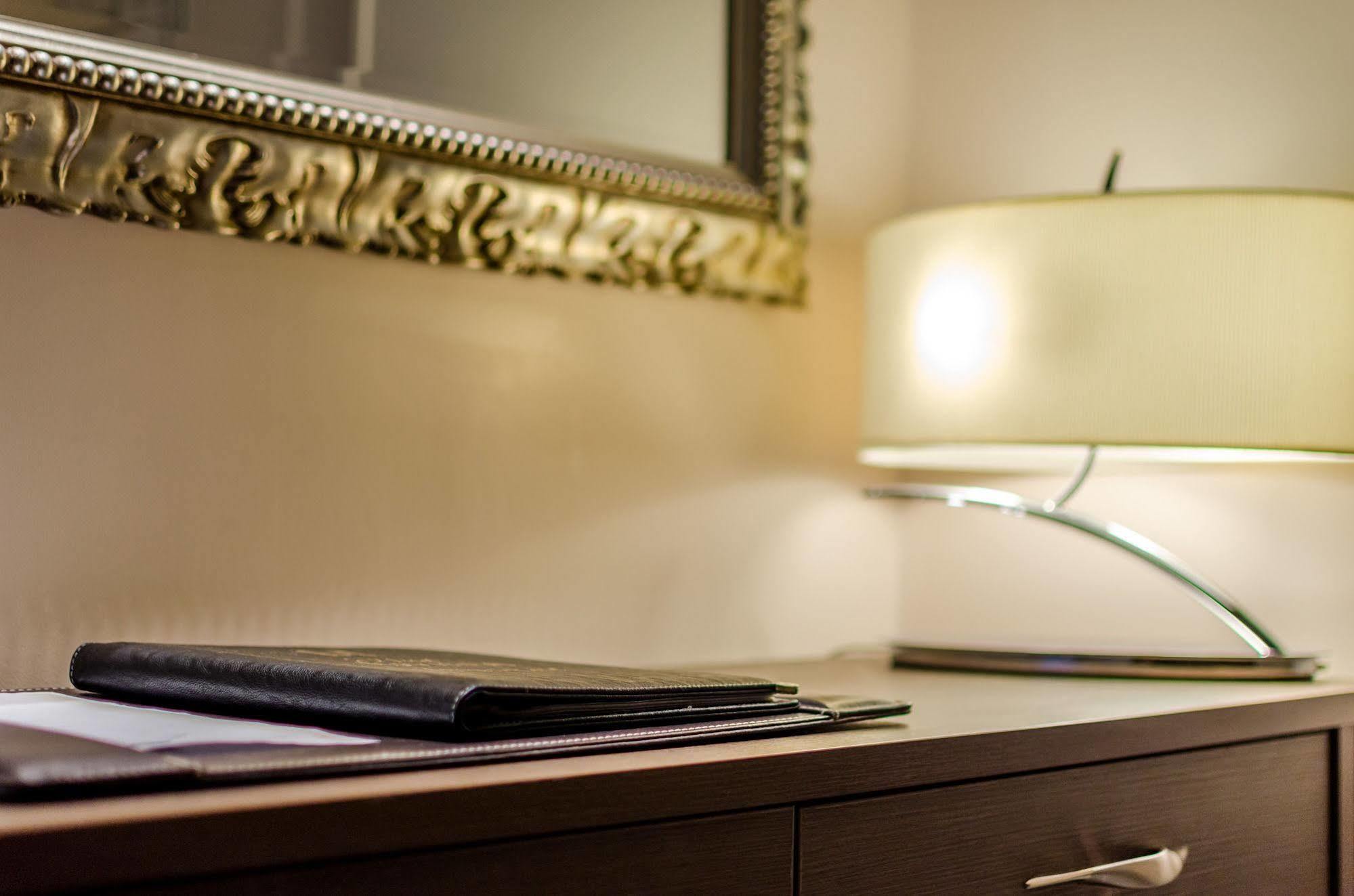 Hotel Riviera Renovated Paris Bagian luar foto